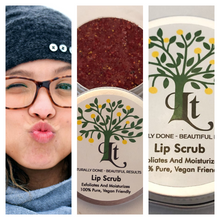 Cargar imagen en el visor de la galería, Lip Scrub For Smooth, Soft Supple Kissable Lips - 100% Natural - Strawberry
