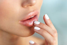 Cargar imagen en el visor de la galería, Real Strawberry Lip Scrub Gives Smooth, Soft And Supple Lips. - Lemon Tree Natural Skin Care
